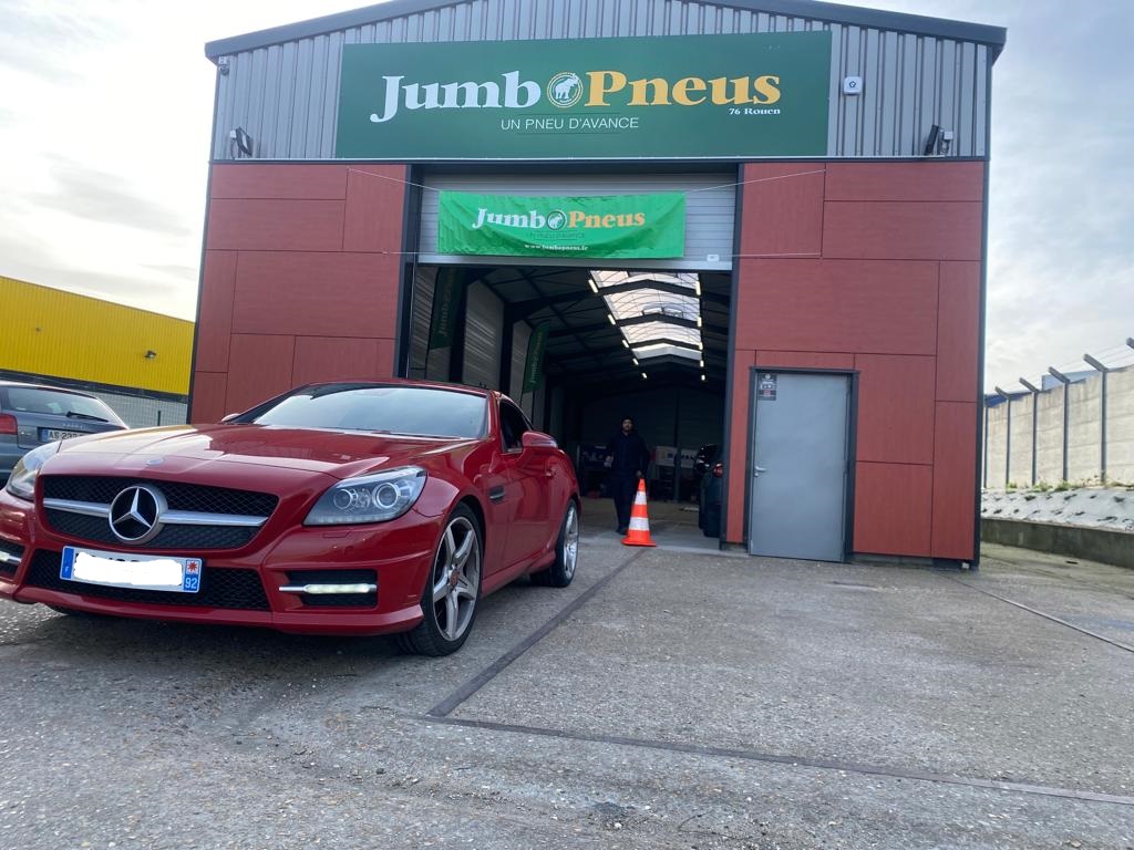 Jumbo Pneus ROUEN 76 Pneus pas cher Normandie - Pneus sur Mercedes SLK